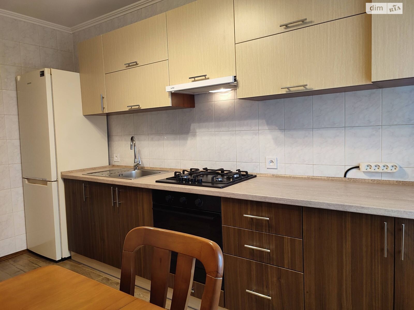 трехкомнатная квартира в Хмельницком, район Центр, на ул. Трембовецкой Марии 3 в аренду на долгий срок помесячно фото 1