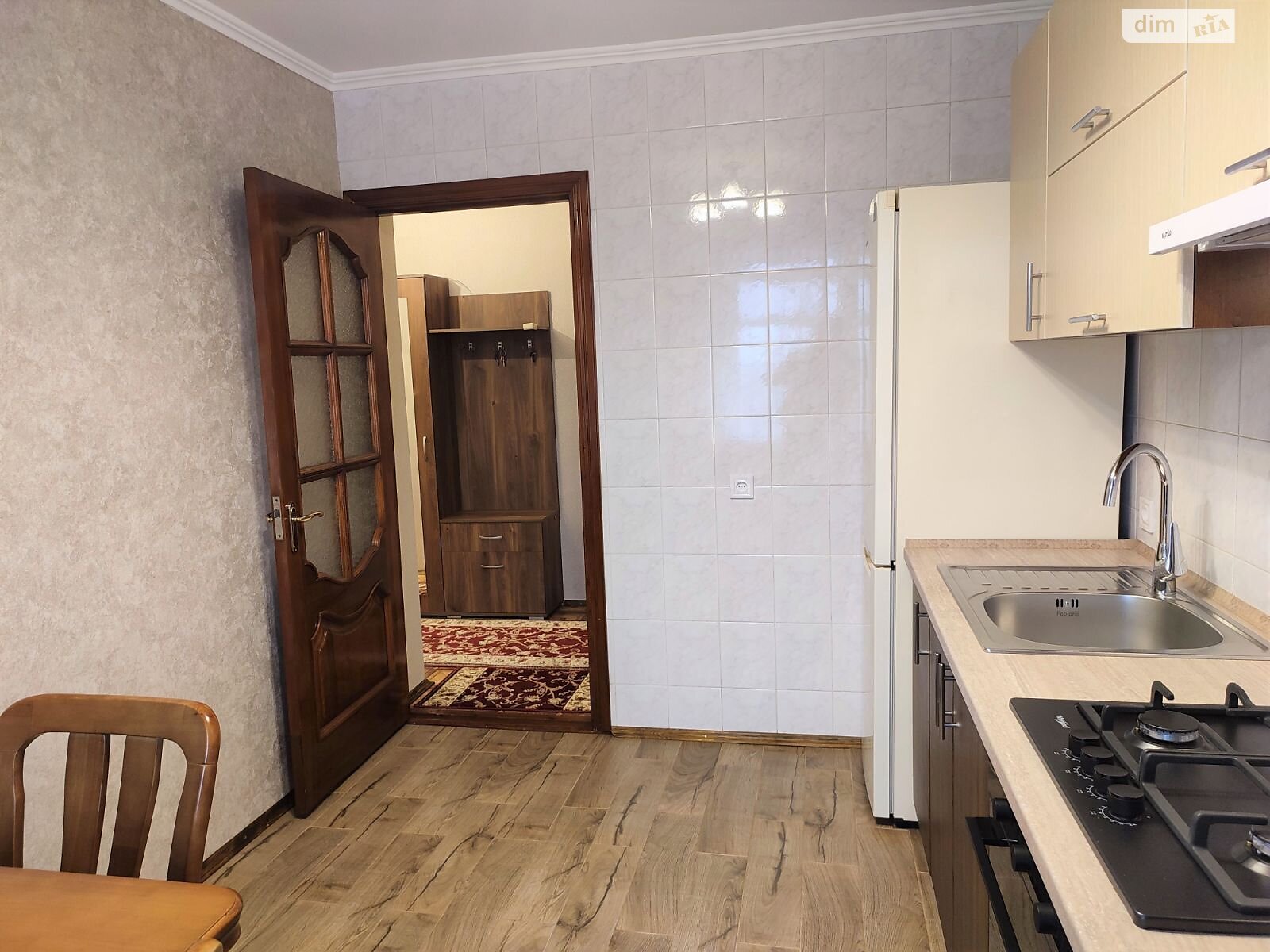 трехкомнатная квартира в Хмельницком, район Центр, на ул. Трембовецкой Марии 3 в аренду на долгий срок помесячно фото 1