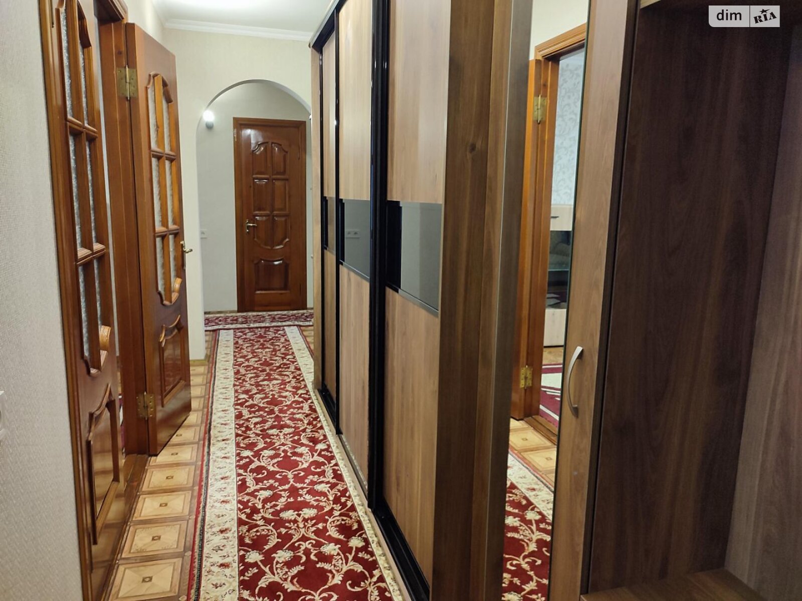 трехкомнатная квартира в Хмельницком, район Центр, на ул. Трембовецкой Марии 3 в аренду на долгий срок помесячно фото 1