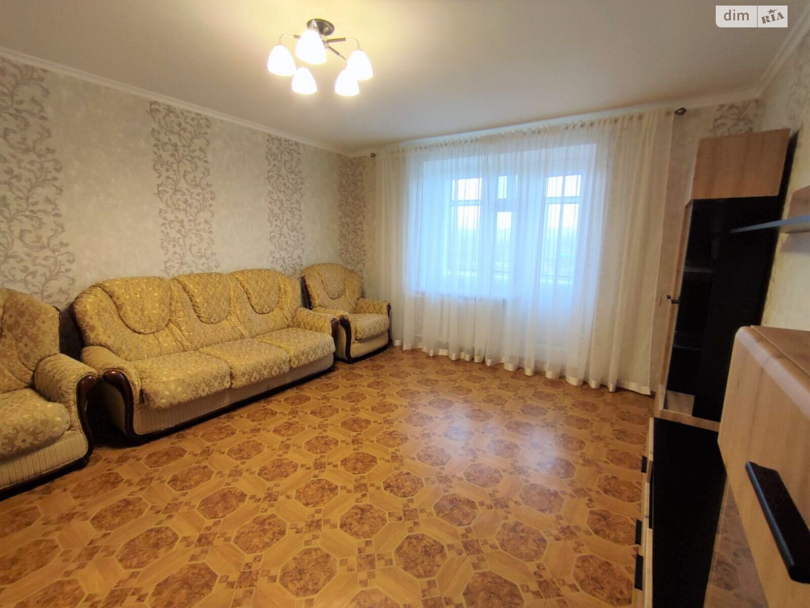 трехкомнатная квартира в Хмельницком, район Центр, на ул. Трембовецкой Марии 3 в аренду на долгий срок помесячно фото 1