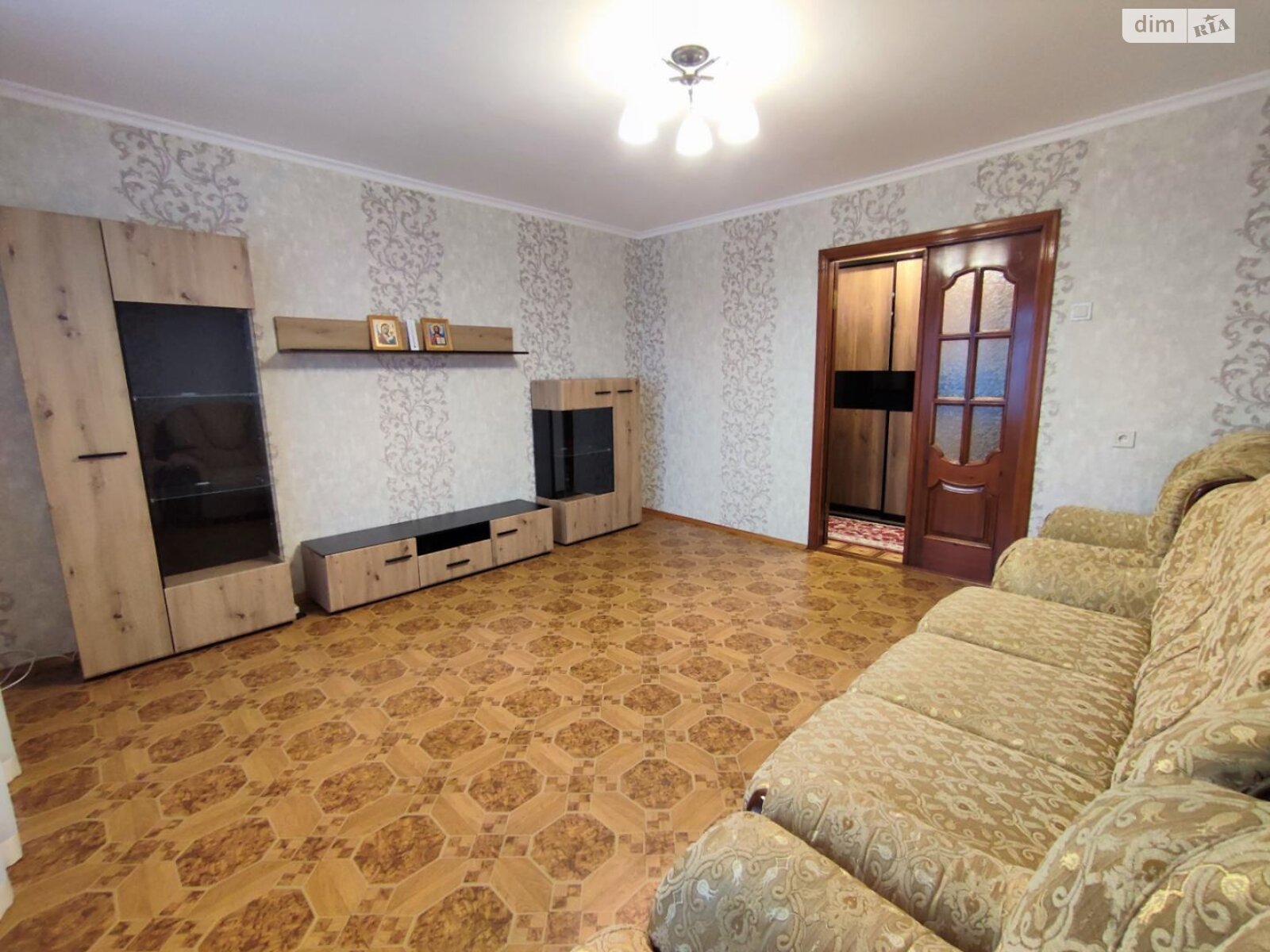 трехкомнатная квартира в Хмельницком, район Центр, на ул. Трембовецкой Марии 3 в аренду на долгий срок помесячно фото 1