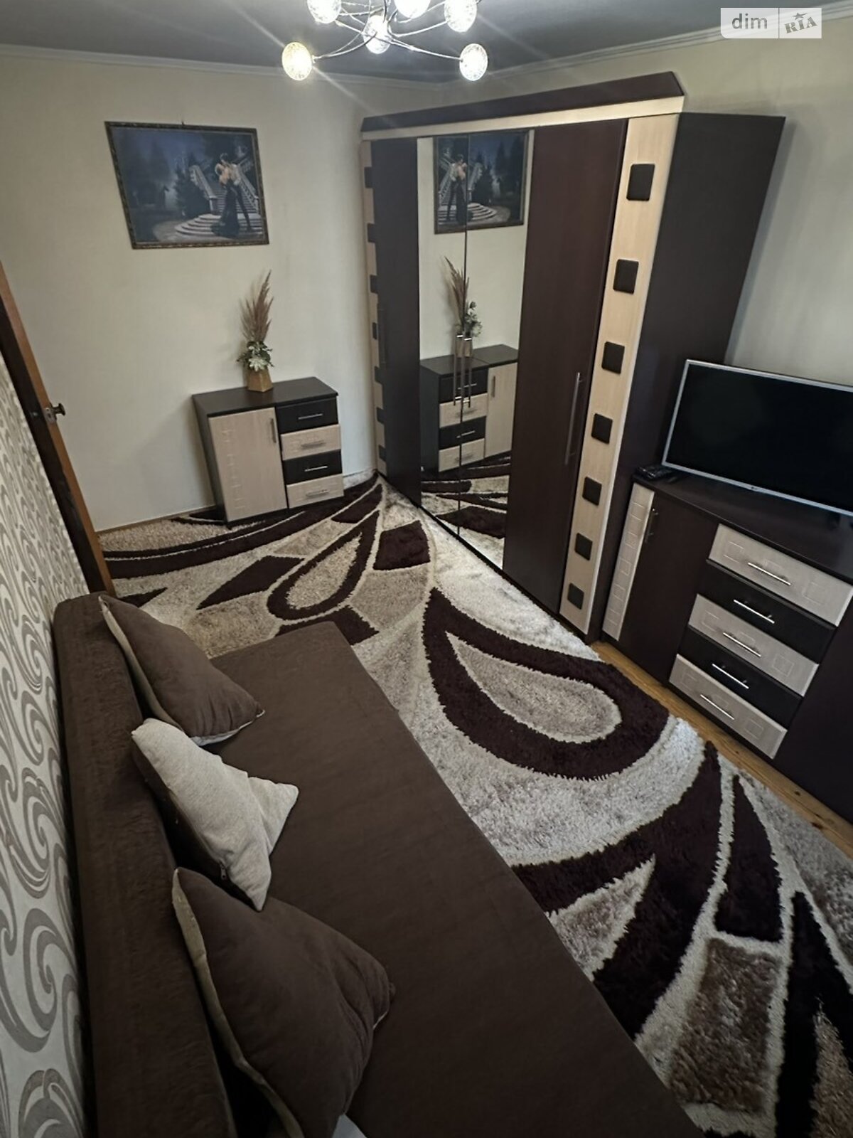 двокімнатна квартира в Хмельницькому, район Центр, на вул. Вайсера 4 в довготривалу оренду помісячно фото 1