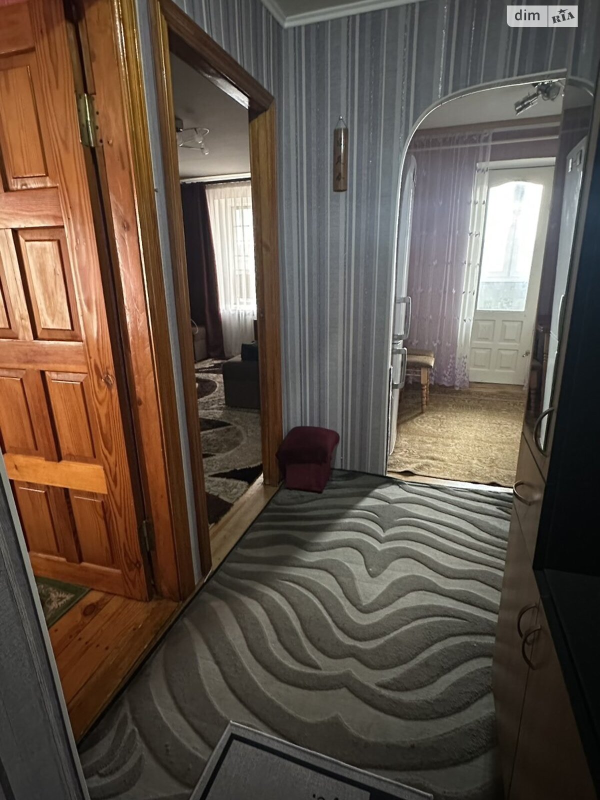 двокімнатна квартира в Хмельницькому, район Центр, на вул. Вайсера 4 в довготривалу оренду помісячно фото 1