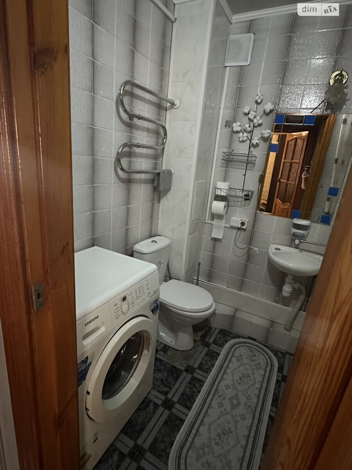 двокімнатна квартира в Хмельницькому, район Центр, на вул. Вайсера 4 в довготривалу оренду помісячно фото 1