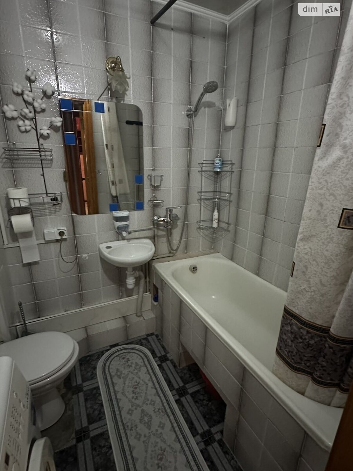 двокімнатна квартира в Хмельницькому, район Центр, на вул. Вайсера 4 в довготривалу оренду помісячно фото 1