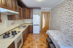 трикімнатна квартира в Хмельницькому, район Виставка, на вул. Коновальця Євгена, кв. 24 в довготривалу оренду помісячно фото 2 трикімнатна квартира в Хмельницькому, район Виставка, на вул. Коновальця Євгена, кв. 24 в довготривалу оренду помісячно фото 2