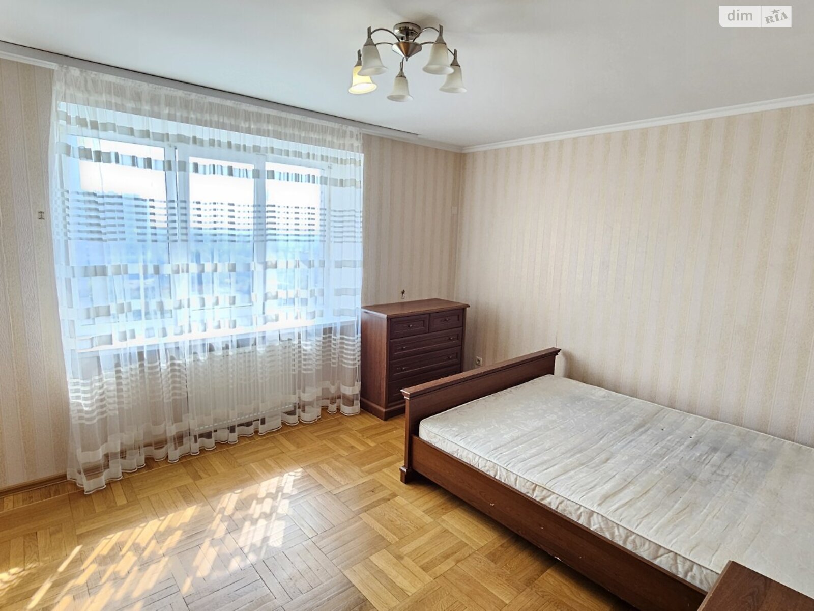 трикімнатна квартира в Хмельницькому, район Виставка, на вул. Коновальця Євгена, кв. 24 в довготривалу оренду помісячно фото 1 трикімнатна квартира в Хмельницькому, район Виставка, на вул. Коновальця Євгена, кв. 24 в довготривалу оренду помісячно фото 1