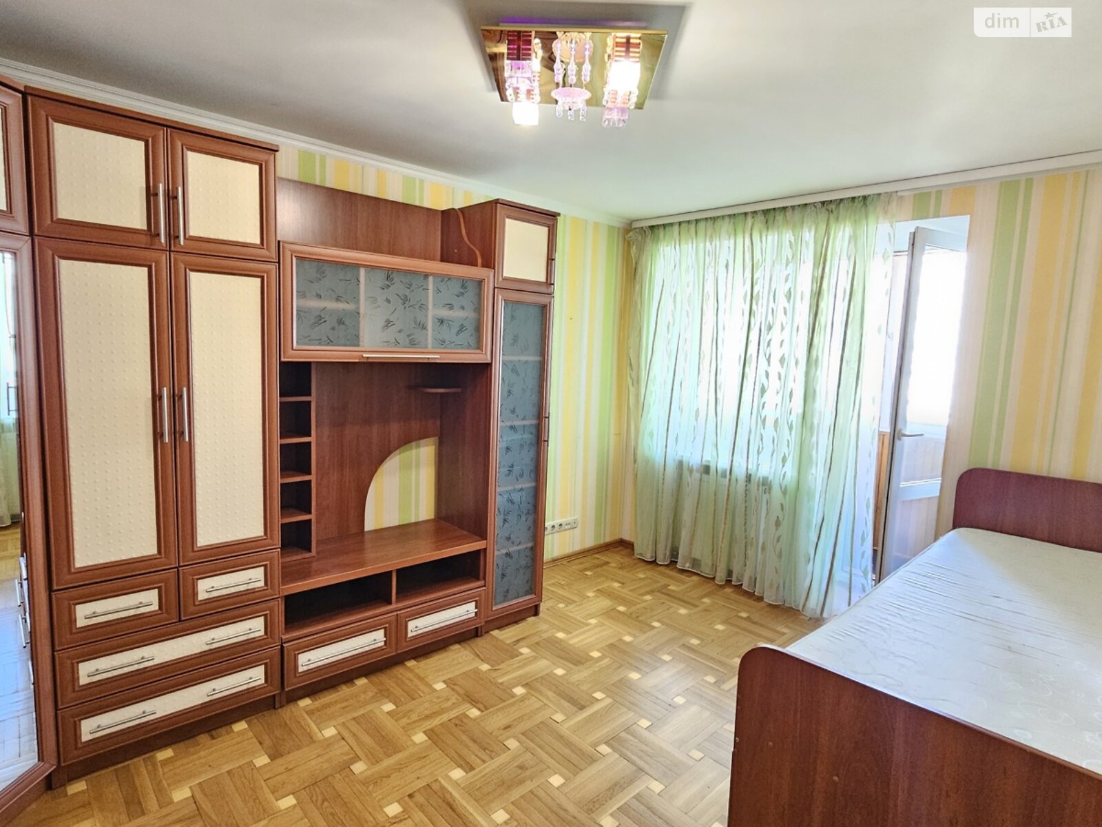 трикімнатна квартира в Хмельницькому, район Виставка, на вул. Коновальця Євгена, кв. 24 в довготривалу оренду помісячно фото 1 трикімнатна квартира в Хмельницькому, район Виставка, на вул. Коновальця Євгена, кв. 24 в довготривалу оренду помісячно фото 1