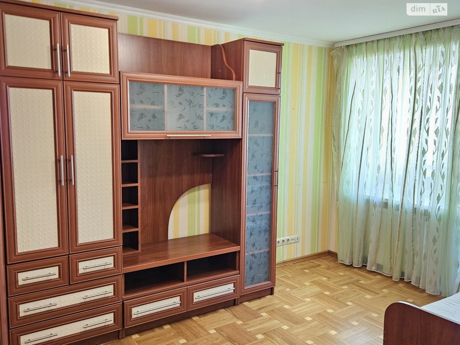 трикімнатна квартира в Хмельницькому, район Виставка, на вул. Коновальця Євгена, кв. 24 в довготривалу оренду помісячно фото 1 трикімнатна квартира в Хмельницькому, район Виставка, на вул. Коновальця Євгена, кв. 24 в довготривалу оренду помісячно фото 1