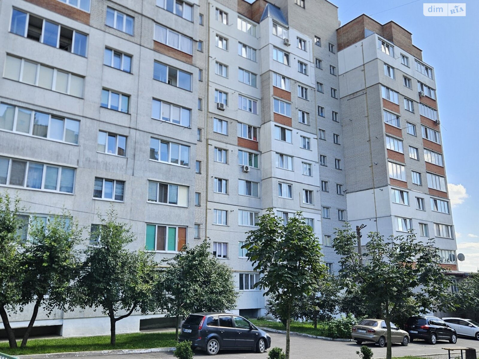 трикімнатна квартира в Хмельницькому, район Виставка, на вул. Коновальця Євгена, кв. 24 в довготривалу оренду помісячно фото 1 трикімнатна квартира в Хмельницькому, район Виставка, на вул. Коновальця Євгена, кв. 24 в довготривалу оренду помісячно фото 1