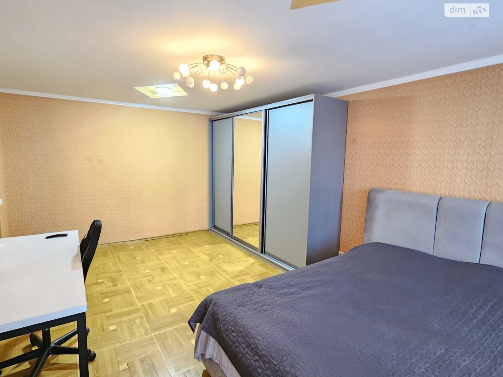 трикімнатна квартира в Хмельницькому, район Виставка, на вул. Коновальця Євгена, кв. 24 в довготривалу оренду помісячно фото 1 трикімнатна квартира в Хмельницькому, район Виставка, на вул. Коновальця Євгена, кв. 24 в довготривалу оренду помісячно фото 1