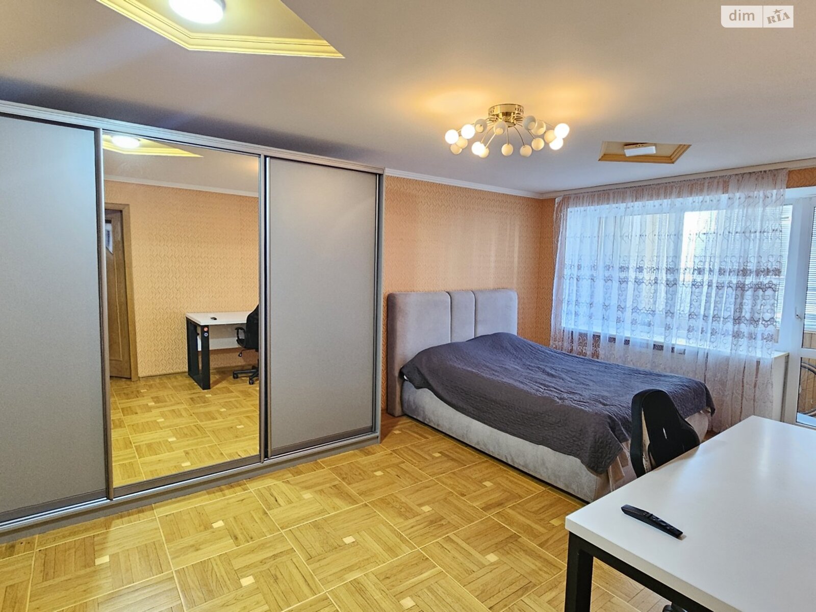 трикімнатна квартира в Хмельницькому, район Виставка, на вул. Коновальця Євгена, кв. 24 в довготривалу оренду помісячно фото 1 трикімнатна квартира в Хмельницькому, район Виставка, на вул. Коновальця Євгена, кв. 24 в довготривалу оренду помісячно фото 1