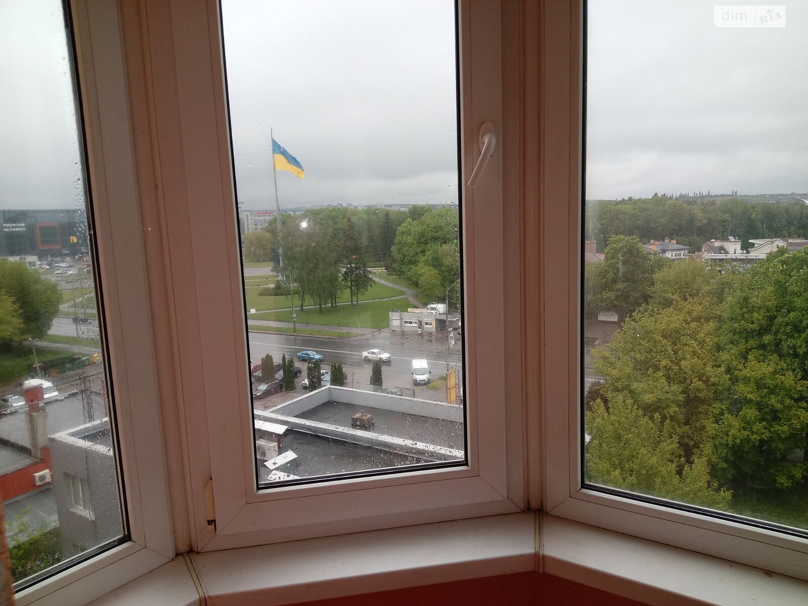 трехкомнатная квартира в Хмельницком, район Выставка, на просп. Мира 94/1Б в аренду на долгий срок помесячно фото 1 трехкомнатная квартира в Хмельницком, район Выставка, на просп. Мира 94/1Б в аренду на долгий срок помесячно фото 1