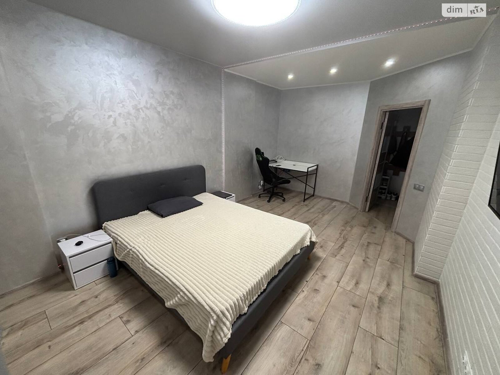 однокомнатная квартира в Хмельницком, район Выставка, на просп. Мира 63В в аренду на долгий срок помесячно фото 1 однокомнатная квартира в Хмельницком, район Выставка, на просп. Мира 63В в аренду на долгий срок помесячно фото 1