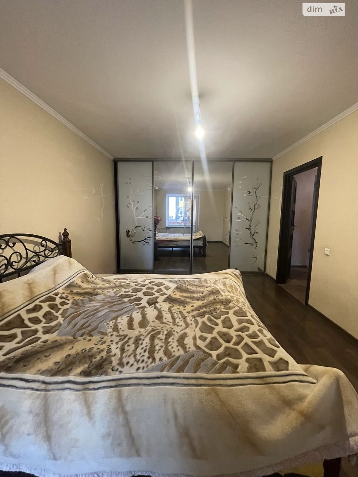 трехкомнатная квартира в Хмельницком, район Выставка, на просп. Мира 94/1Б в аренду на долгий срок помесячно фото 1