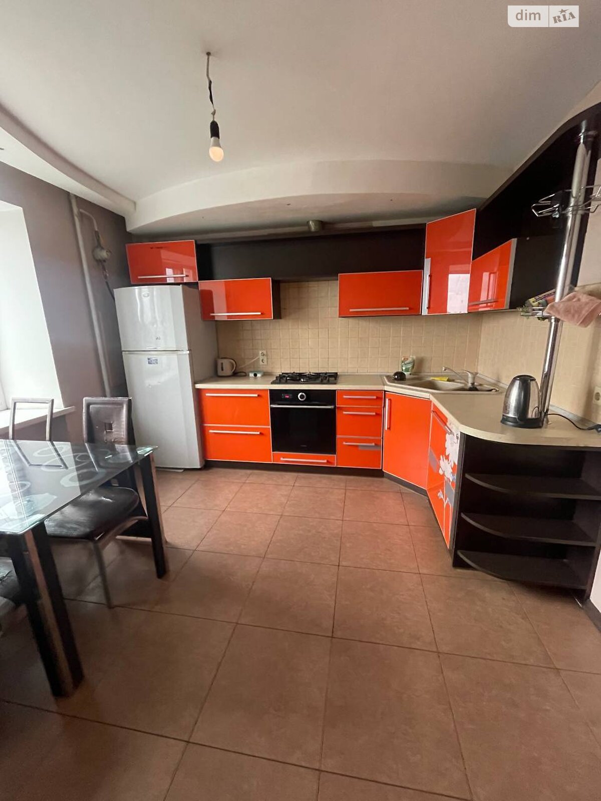 трехкомнатная квартира в Хмельницком, район Выставка, на просп. Мира 94/1Б в аренду на долгий срок помесячно фото 1