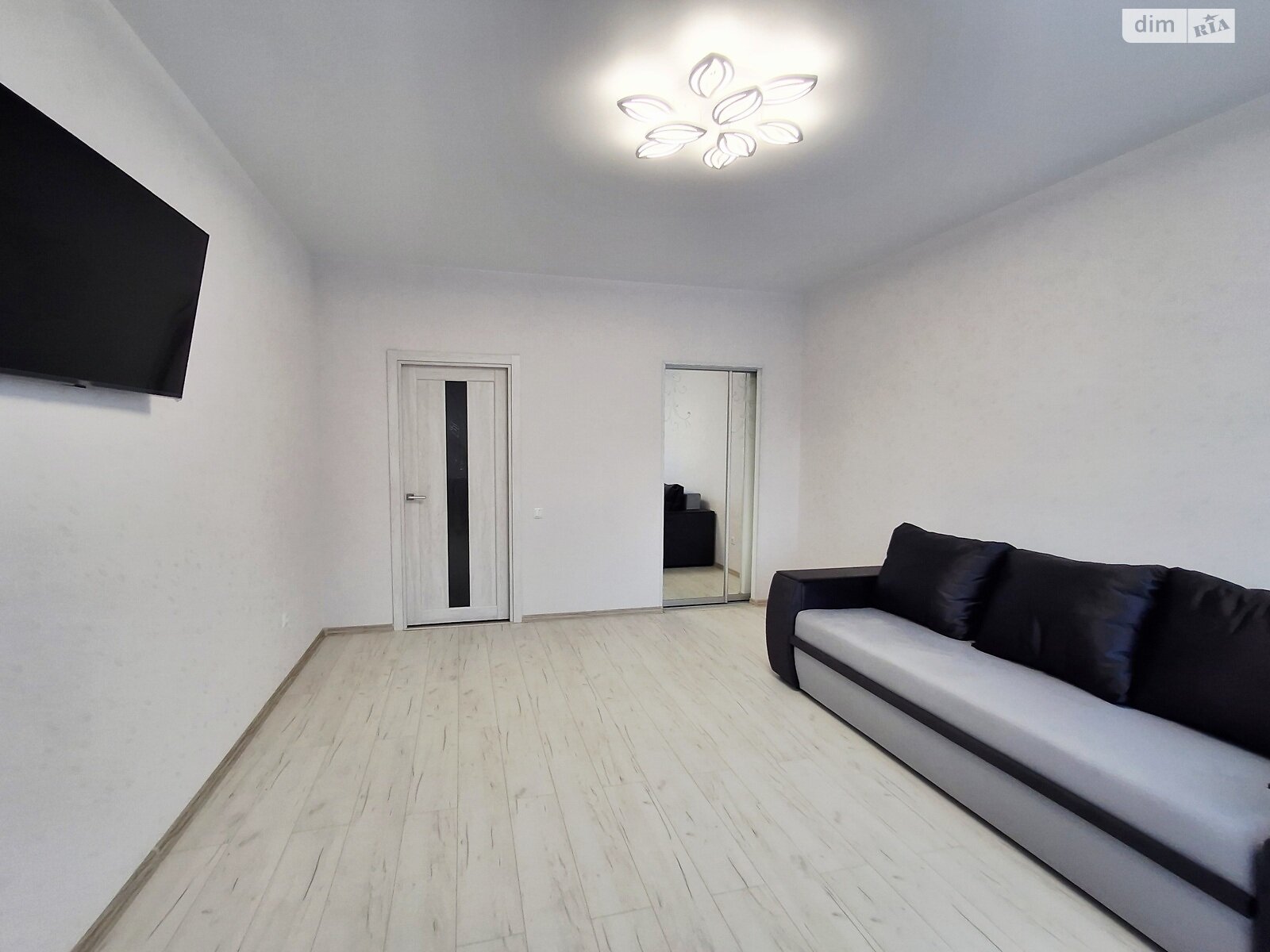 однокомнатная квартира в Хмельницком, район Выставка, на шоссе Старокостянтиновское в аренду на долгий срок помесячно фото 1 однокомнатная квартира в Хмельницком, район Выставка, на шоссе Старокостянтиновское в аренду на долгий срок помесячно фото 1