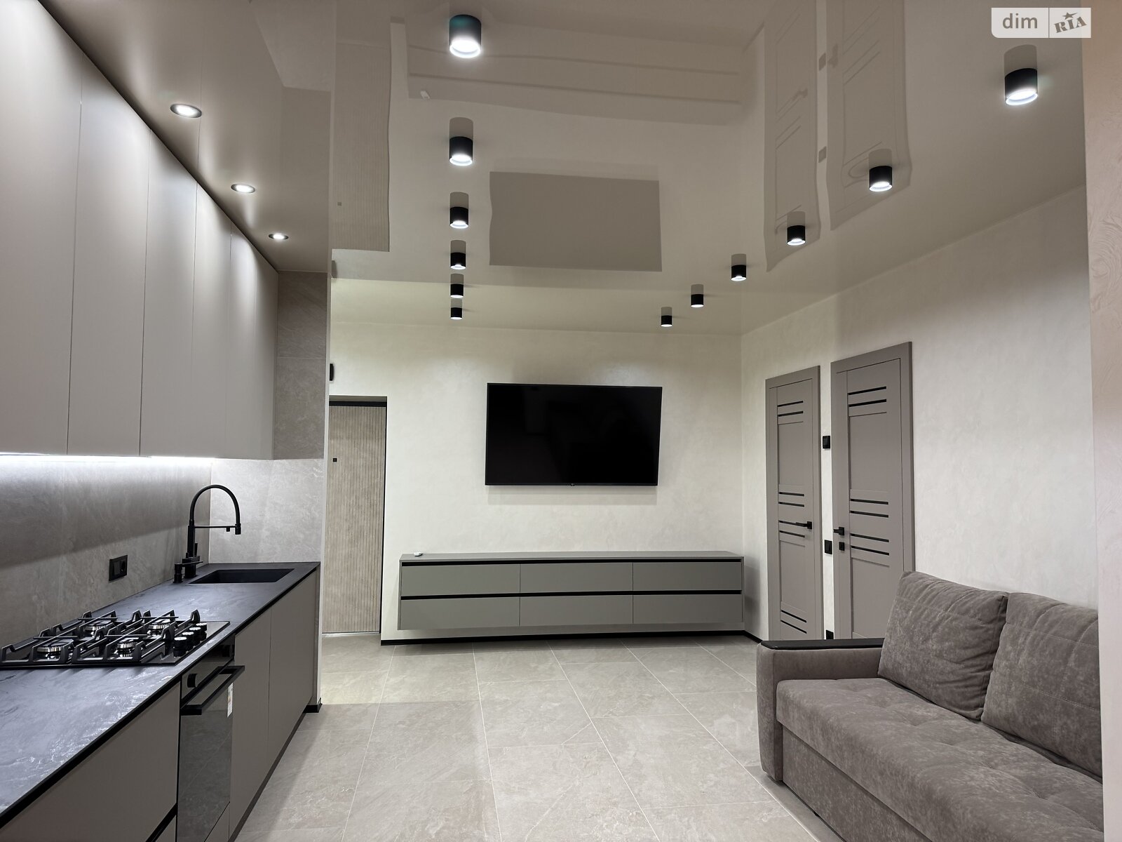 двухкомнатная квартира в Хмельницком, район Выставка, на шоссе Старокостянтиновское, кв. 34 в аренду на долгий срок помесячно фото 1 двухкомнатная квартира в Хмельницком, район Выставка, на шоссе Старокостянтиновское, кв. 34 в аренду на долгий срок помесячно фото 1