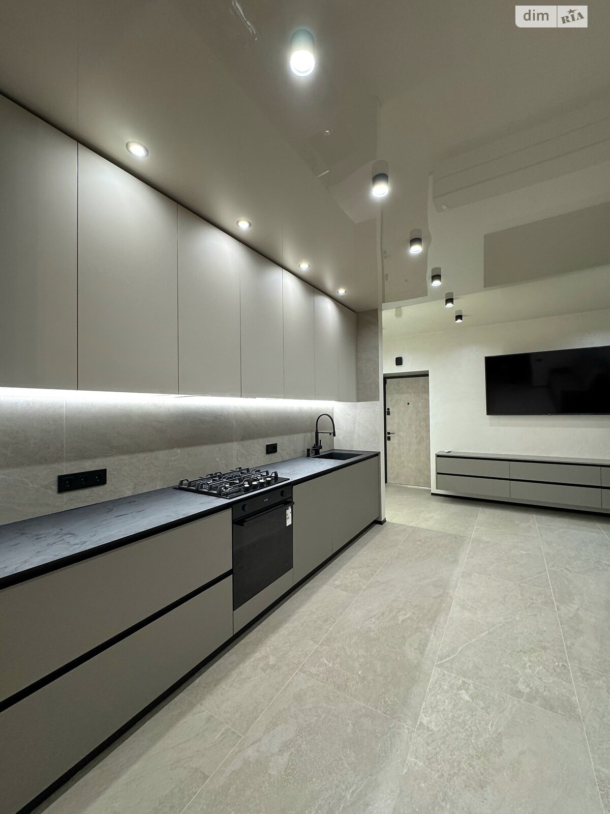 двухкомнатная квартира в Хмельницком, район Выставка, на шоссе Старокостянтиновское, кв. 34 в аренду на долгий срок помесячно фото 1 двухкомнатная квартира в Хмельницком, район Выставка, на шоссе Старокостянтиновское, кв. 34 в аренду на долгий срок помесячно фото 1