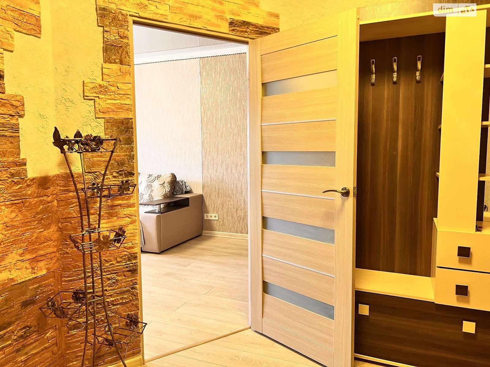 однокомнатная квартира в Хмельницком, район Выставка, на шоссе Старокостянтиновское в аренду на долгий срок помесячно фото 1