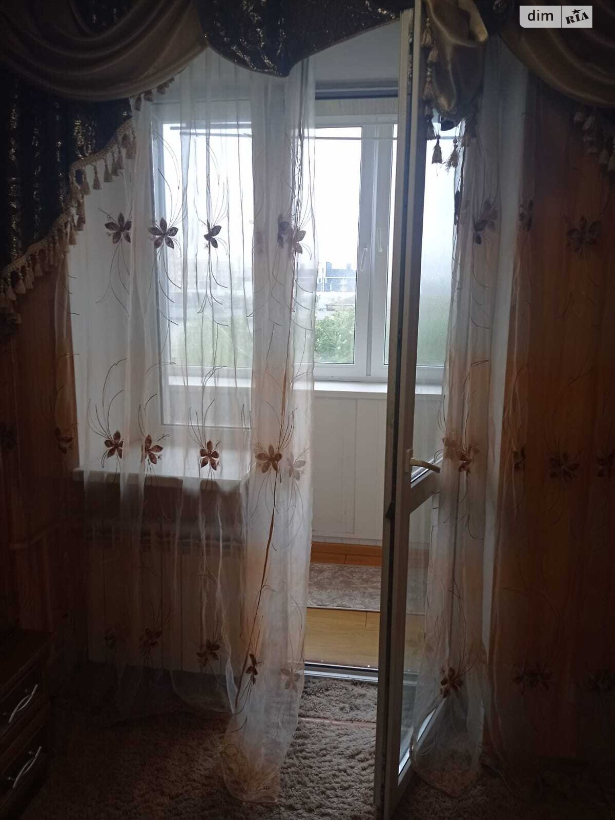 трикімнатна квартира в Хмельницькому, район Виставка, на вул. Зарічанська 14/3 в довготривалу оренду помісячно фото 1 трикімнатна квартира в Хмельницькому, район Виставка, на вул. Зарічанська 14/3 в довготривалу оренду помісячно фото 1