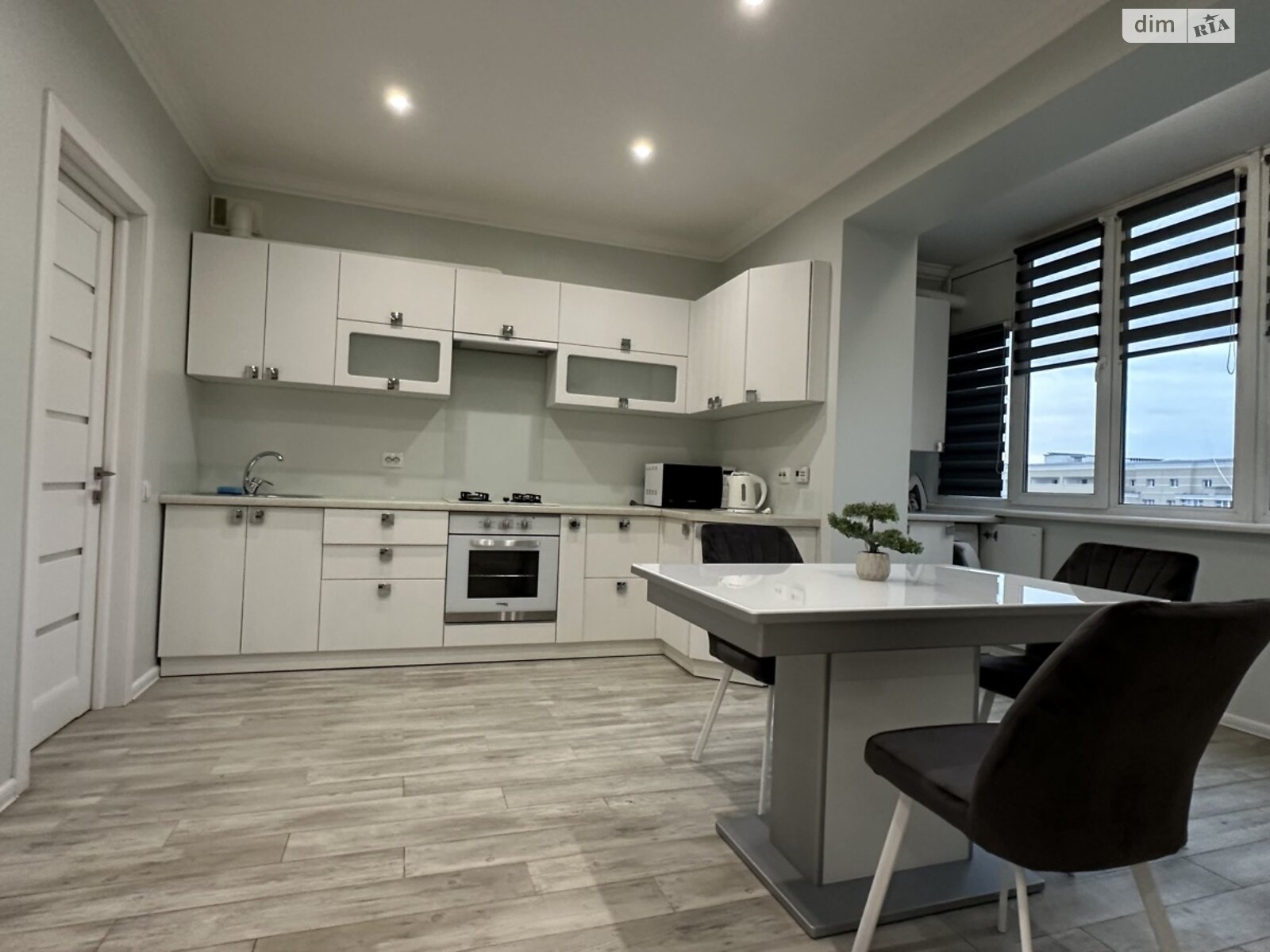 однокімнатна квартира в Хмельницькому, район Виставка, на вул. Зарічанська 3/2Б в довготривалу оренду помісячно фото 1 однокімнатна квартира в Хмельницькому, район Виставка, на вул. Зарічанська 3/2Б в довготривалу оренду помісячно фото 1