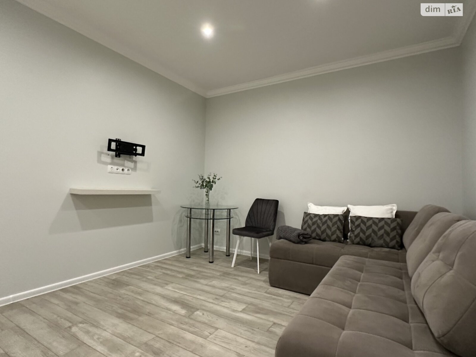 однокімнатна квартира в Хмельницькому, район Виставка, на вул. Зарічанська 3/2Б в довготривалу оренду помісячно фото 1 однокімнатна квартира в Хмельницькому, район Виставка, на вул. Зарічанська 3/2Б в довготривалу оренду помісячно фото 1