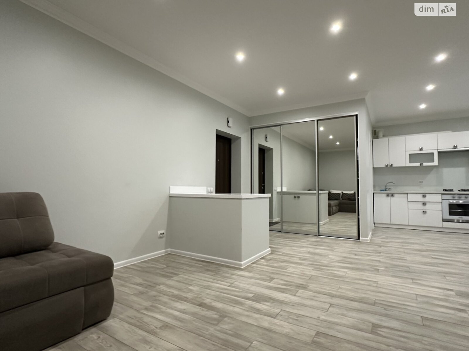 однокімнатна квартира в Хмельницькому, район Виставка, на вул. Зарічанська 3/2Б в довготривалу оренду помісячно фото 1 однокімнатна квартира в Хмельницькому, район Виставка, на вул. Зарічанська 3/2Б в довготривалу оренду помісячно фото 1