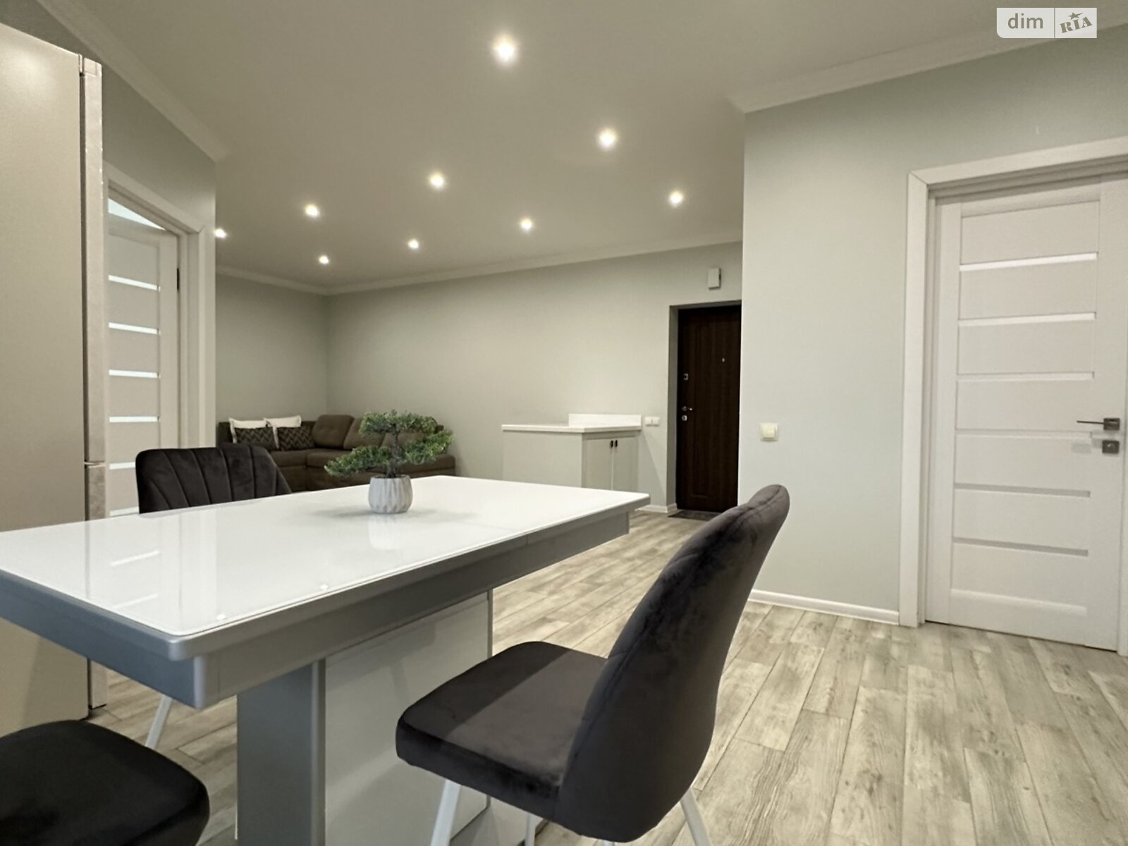 однокімнатна квартира в Хмельницькому, район Виставка, на вул. Зарічанська 3/2Б в довготривалу оренду помісячно фото 1 однокімнатна квартира в Хмельницькому, район Виставка, на вул. Зарічанська 3/2Б в довготривалу оренду помісячно фото 1