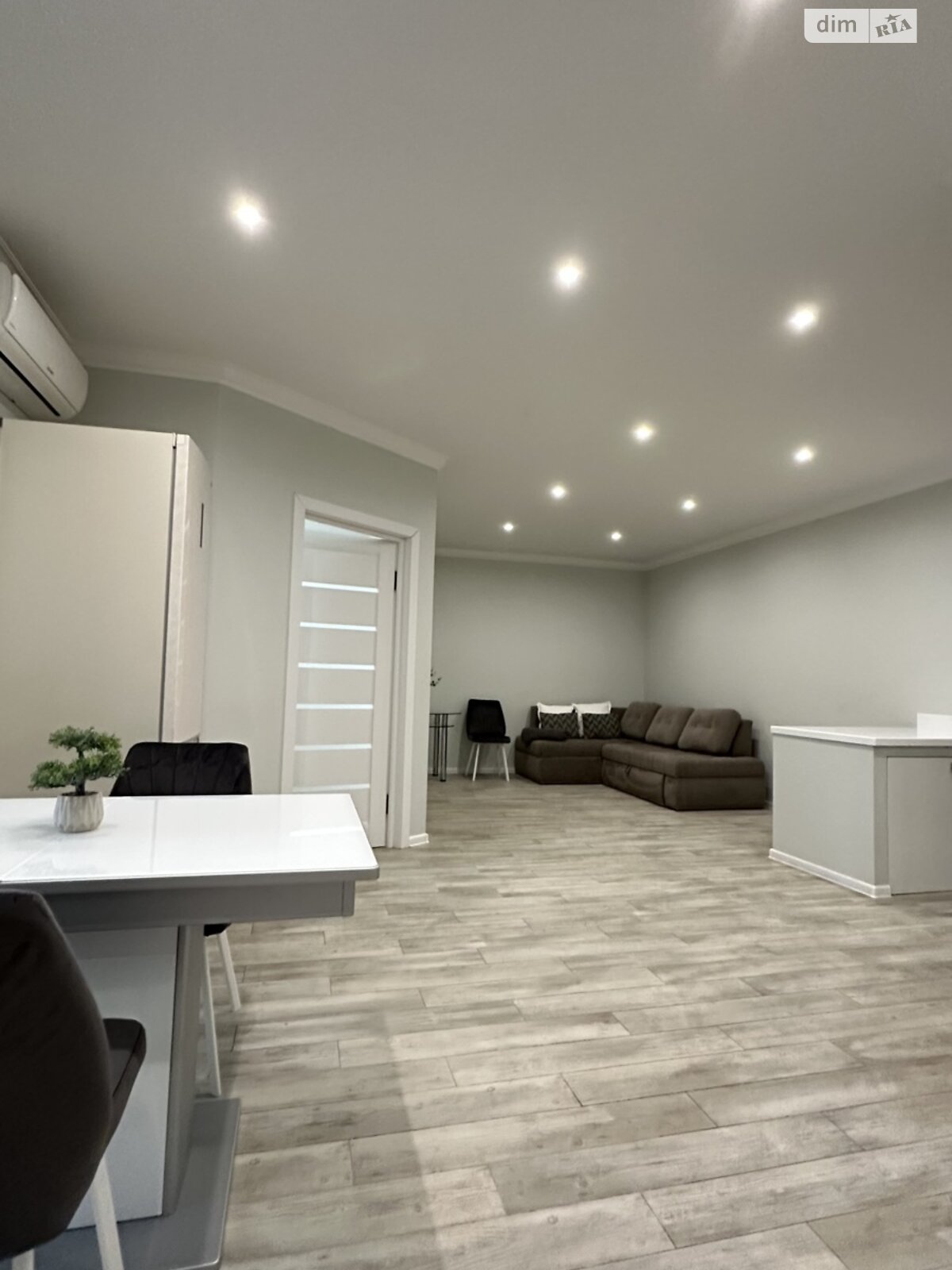 однокімнатна квартира в Хмельницькому, район Виставка, на вул. Зарічанська 3/2Б в довготривалу оренду помісячно фото 1 однокімнатна квартира в Хмельницькому, район Виставка, на вул. Зарічанська 3/2Б в довготривалу оренду помісячно фото 1