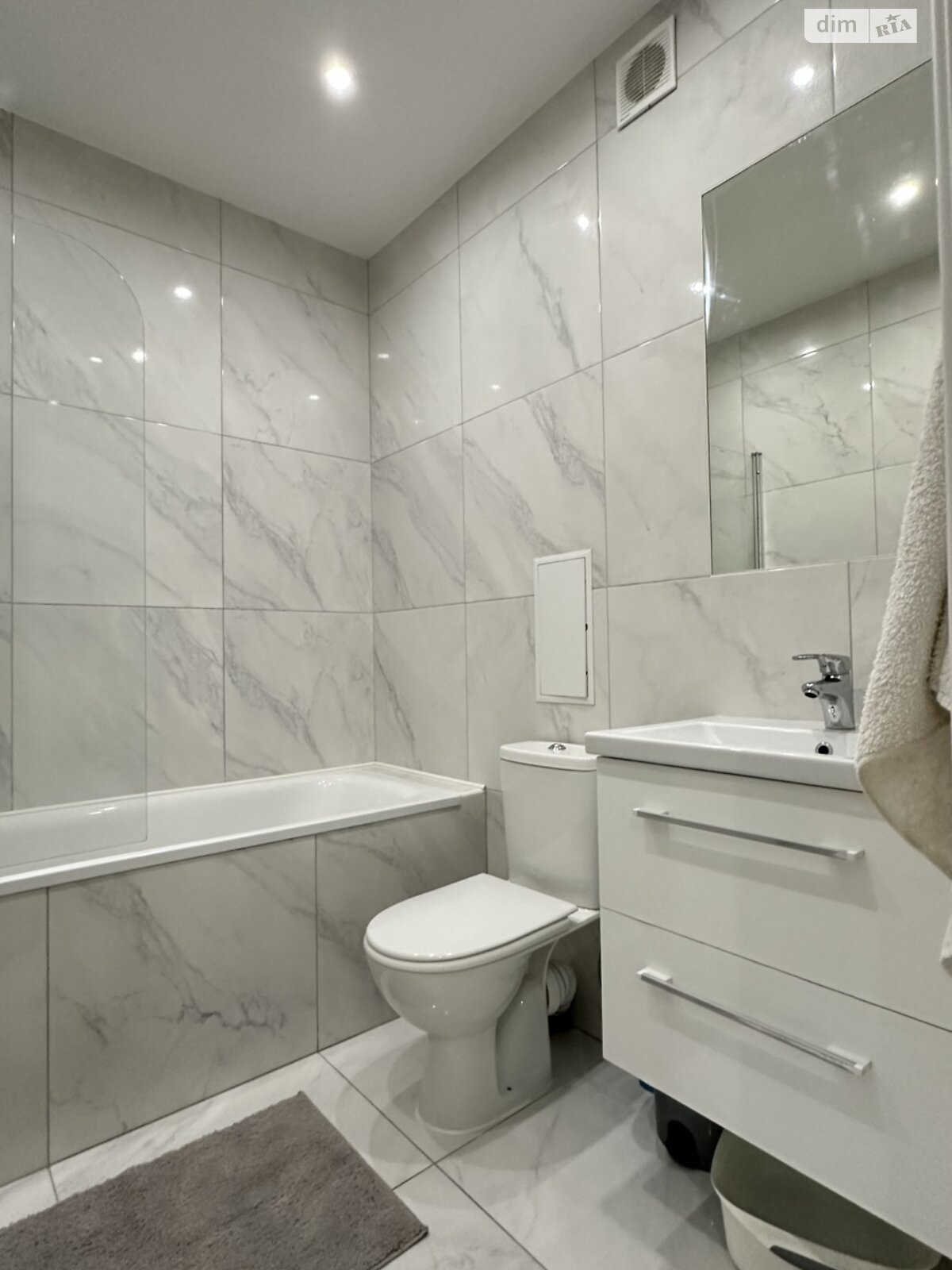 однокімнатна квартира в Хмельницькому, район Виставка, на вул. Зарічанська 3/2Б в довготривалу оренду помісячно фото 1 однокімнатна квартира в Хмельницькому, район Виставка, на вул. Зарічанська 3/2Б в довготривалу оренду помісячно фото 1