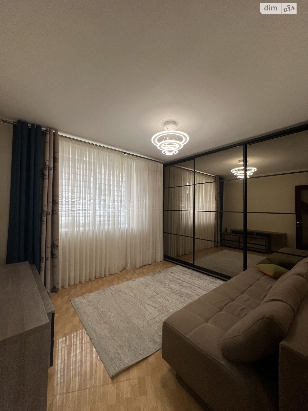 трехкомнатная квартира в Хмельницком, район Юго-Западный, на ул. Депутатская 29 в аренду на долгий срок помесячно фото 1