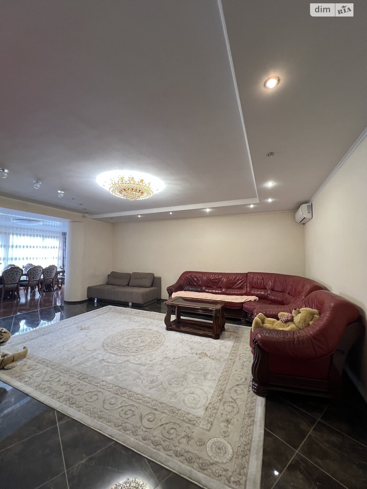 трехкомнатная квартира в Хмельницком, район Юго-Западный, на ул. Депутатская 29 в аренду на долгий срок помесячно фото 1