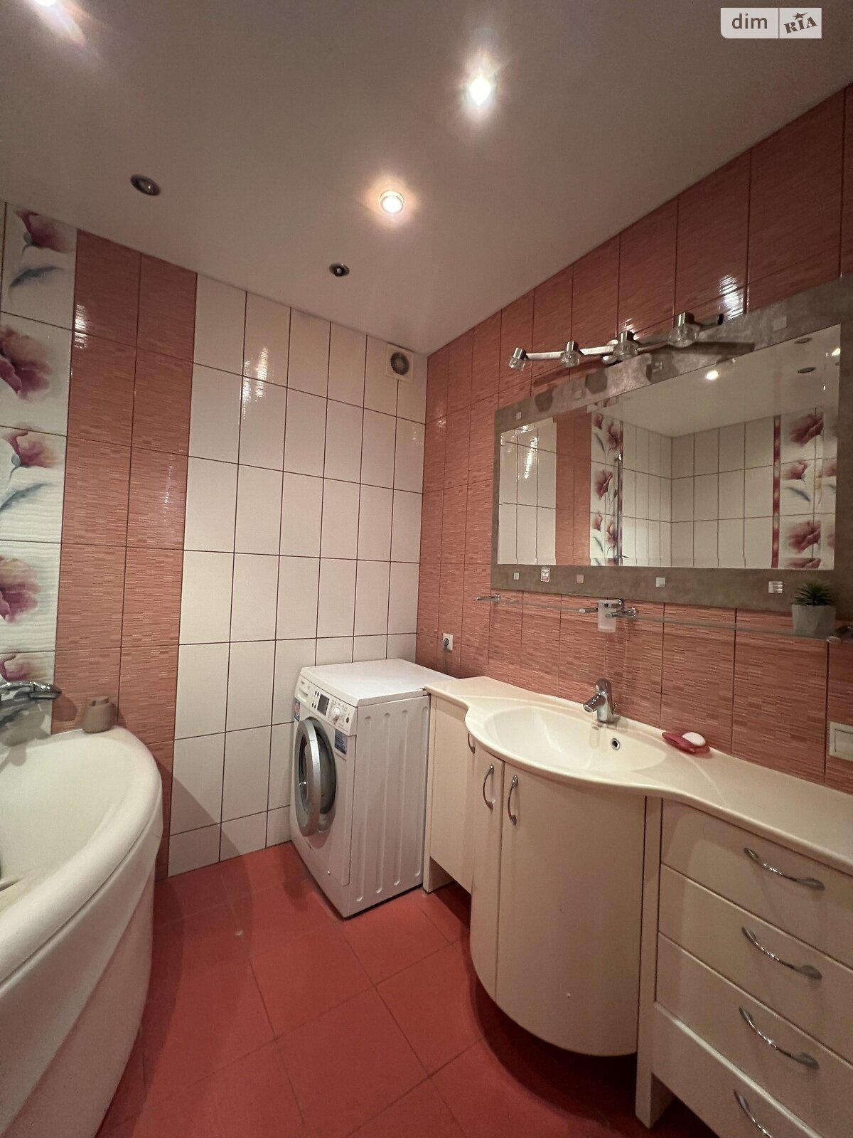 трехкомнатная квартира в Хмельницком, район Юго-Западный, на ул. Депутатская 29 в аренду на долгий срок помесячно фото 1