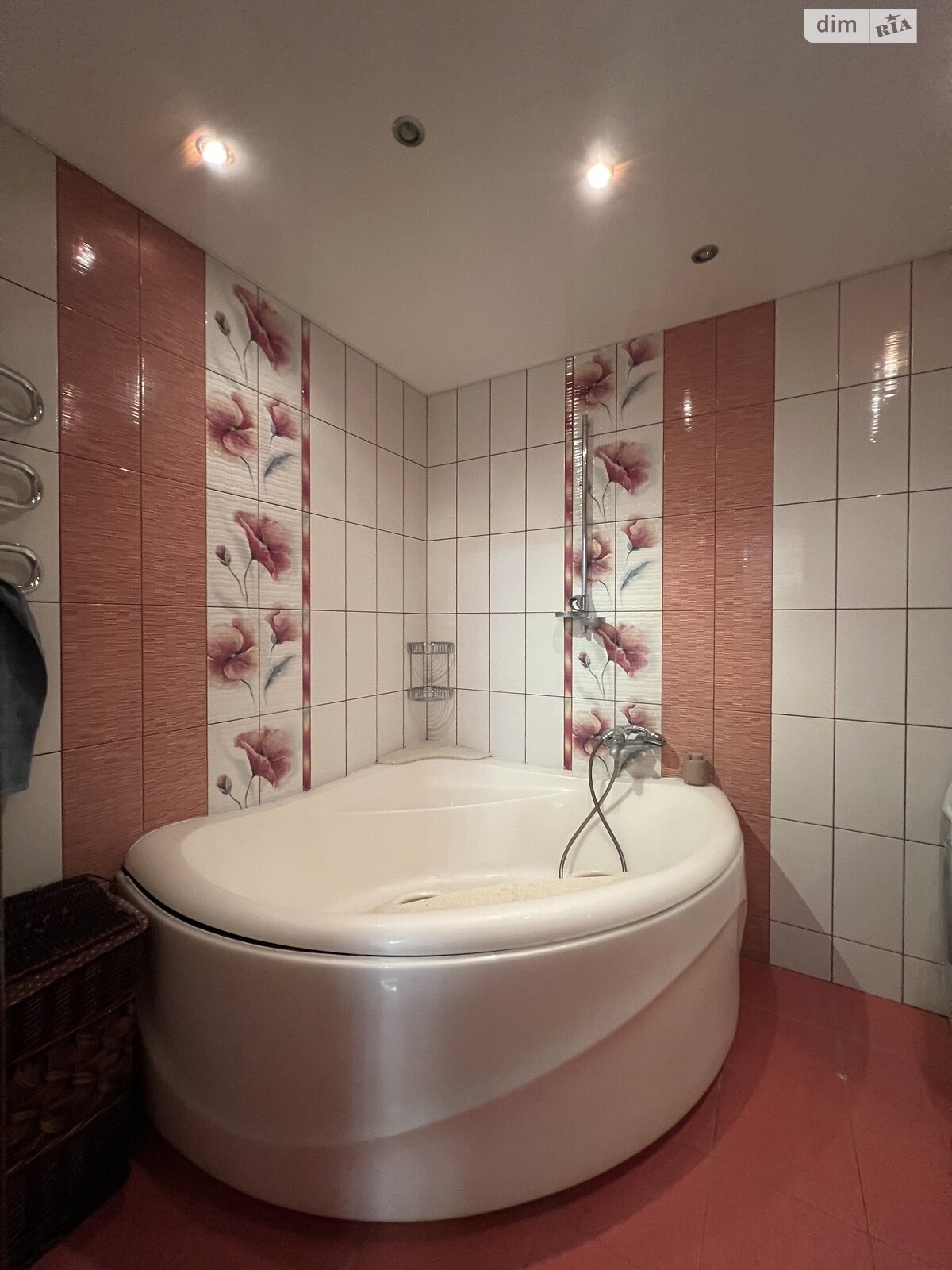 трехкомнатная квартира в Хмельницком, район Юго-Западный, на ул. Депутатская 29 в аренду на долгий срок помесячно фото 1