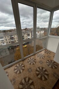 трикімнатна квартира в Хмельницькому, район Південно-Західний, на вул. Інститутська 3 в довготривалу оренду помісячно фото 2