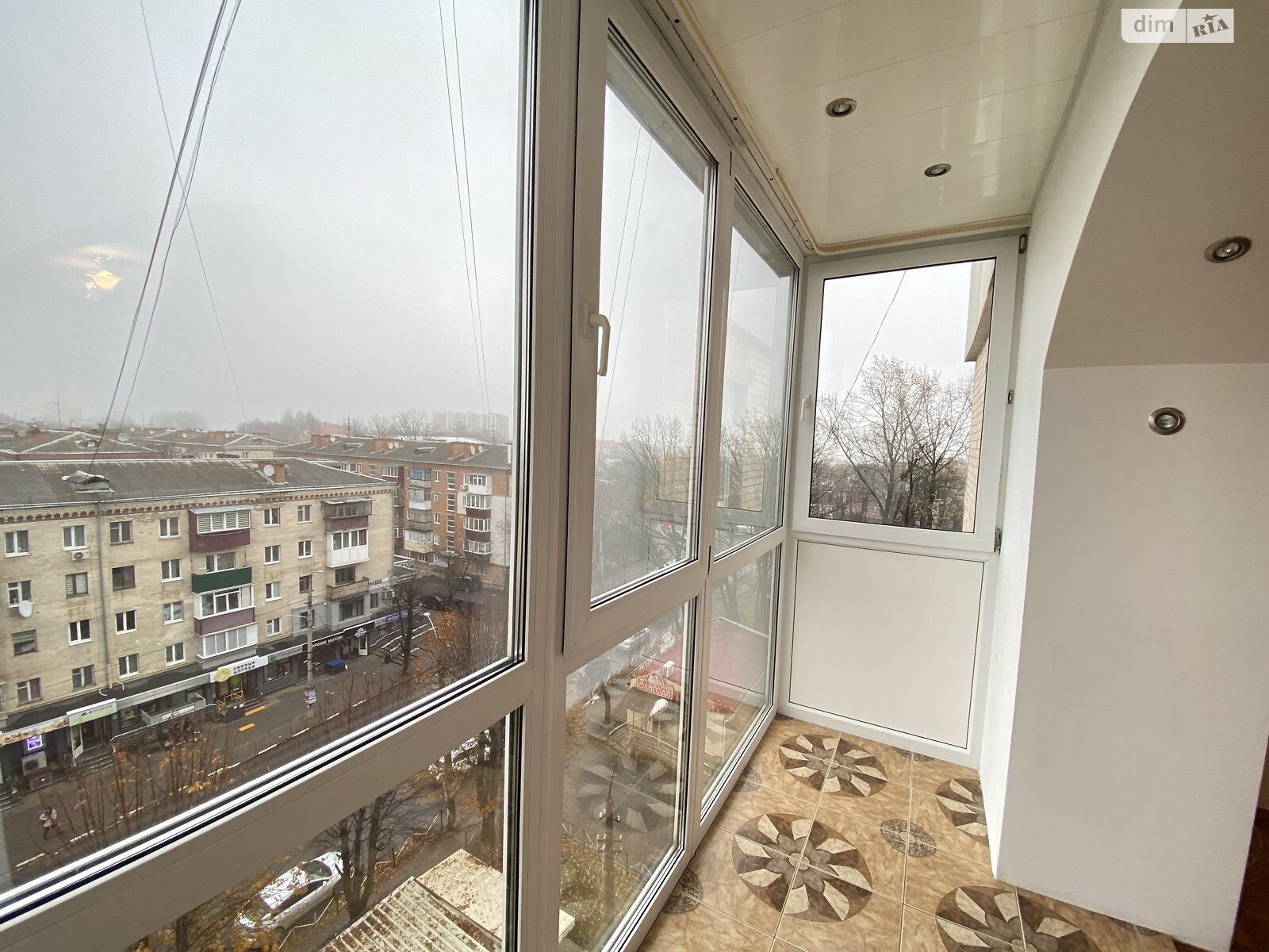 трехкомнатная квартира в Хмельницком, район Юго-Западный, на ул. Институтская 3 в аренду на долгий срок помесячно фото 1