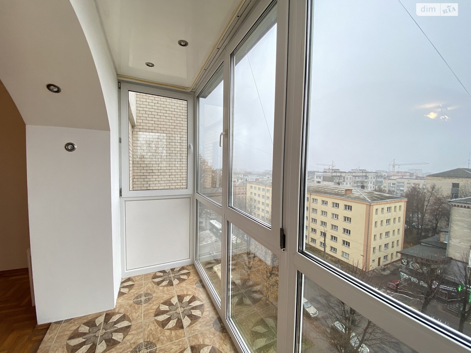 трехкомнатная квартира в Хмельницком, район Юго-Западный, на ул. Институтская 3 в аренду на долгий срок помесячно фото 1