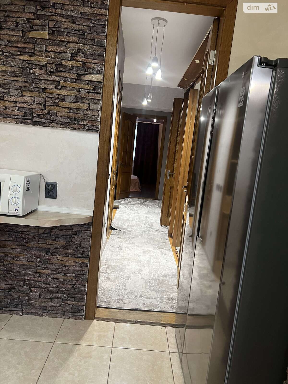 трехкомнатная квартира в Хмельницком, район Юго-Западный, на ул. Олега Ольжича 16 в аренду на долгий срок помесячно фото 1