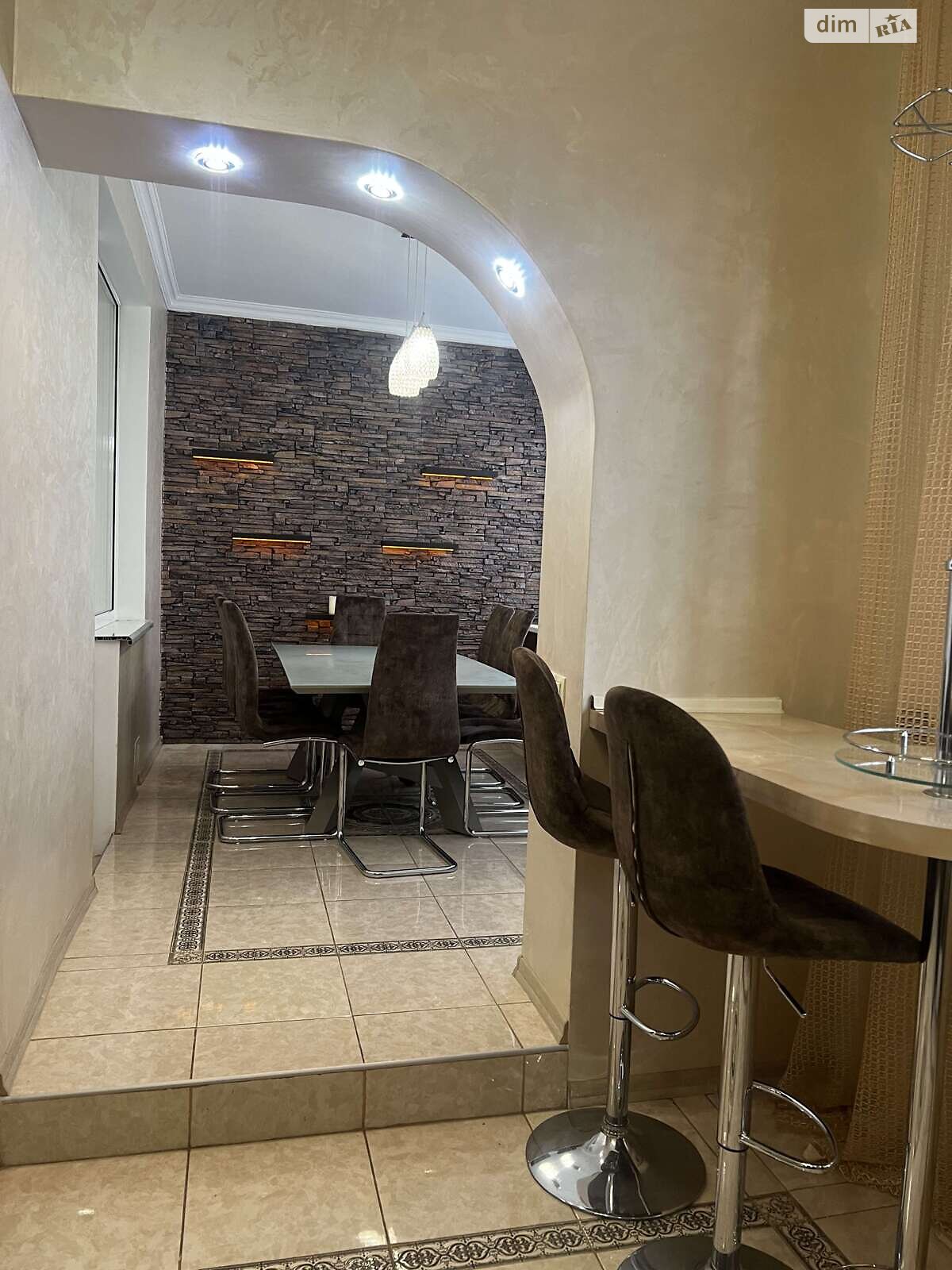 трехкомнатная квартира в Хмельницком, район Юго-Западный, на ул. Олега Ольжича 16 в аренду на долгий срок помесячно фото 1