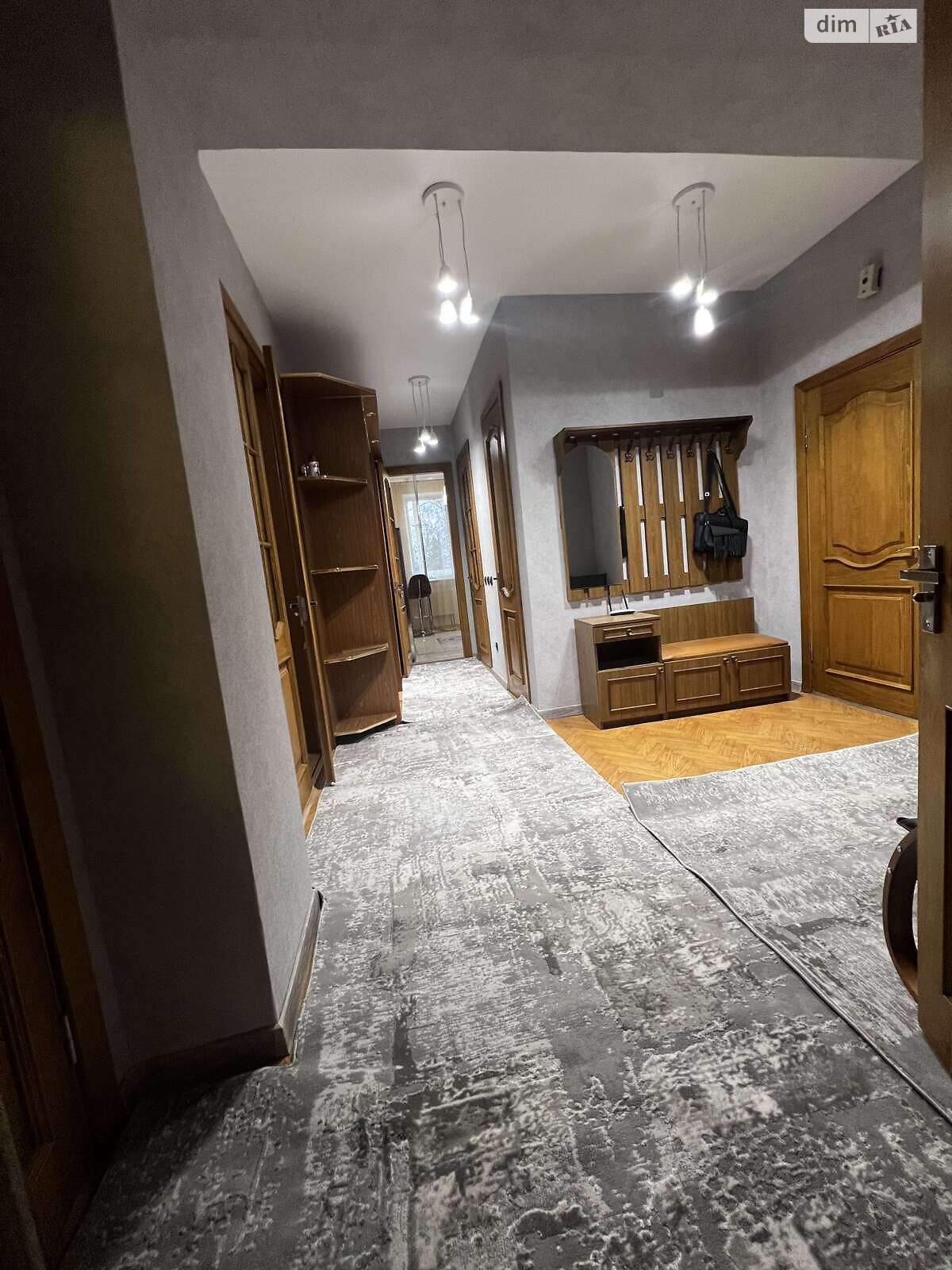 трехкомнатная квартира в Хмельницком, район Юго-Западный, на ул. Олега Ольжича 16 в аренду на долгий срок помесячно фото 1