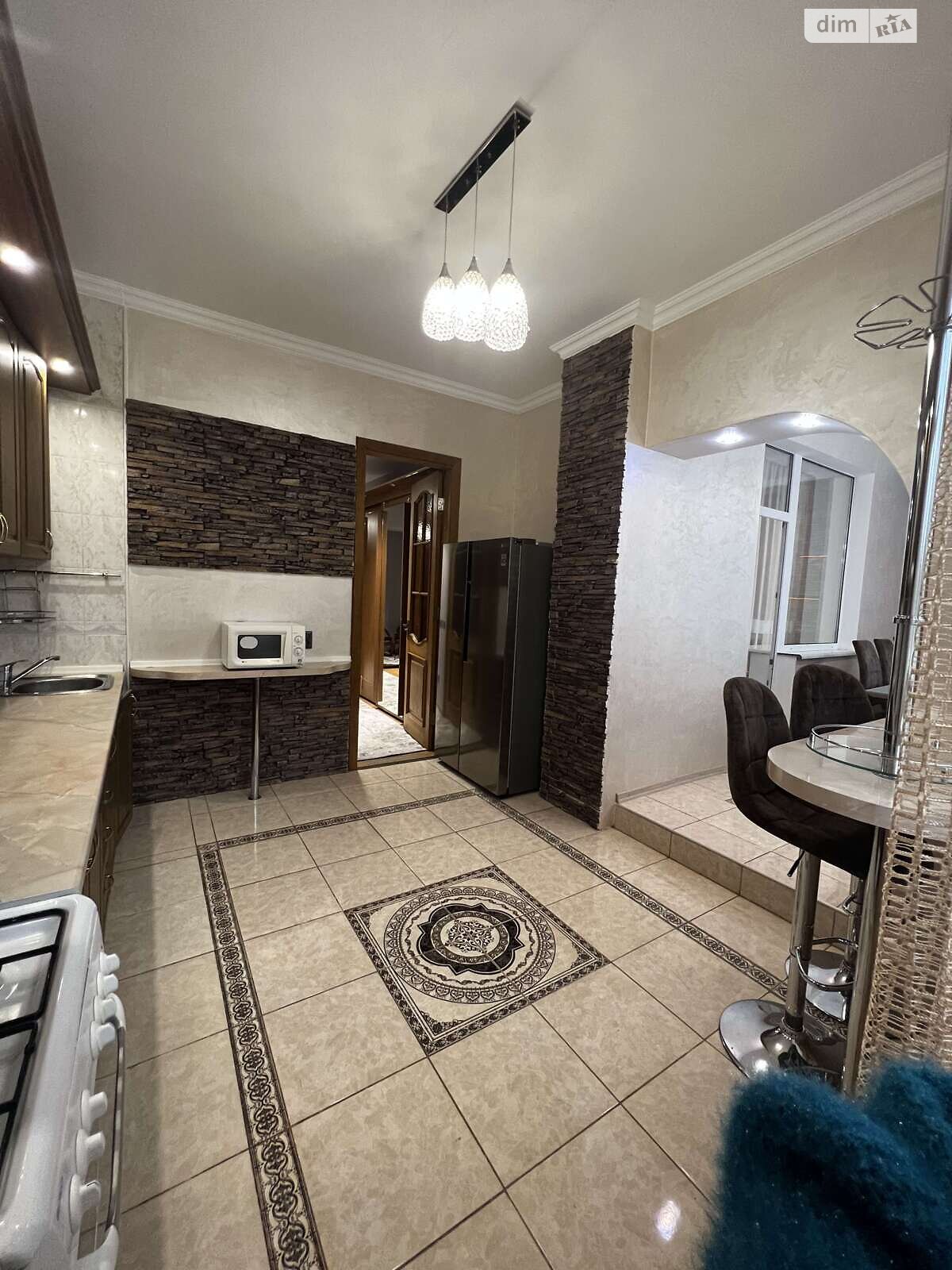 трехкомнатная квартира в Хмельницком, район Юго-Западный, на ул. Олега Ольжича 16 в аренду на долгий срок помесячно фото 1