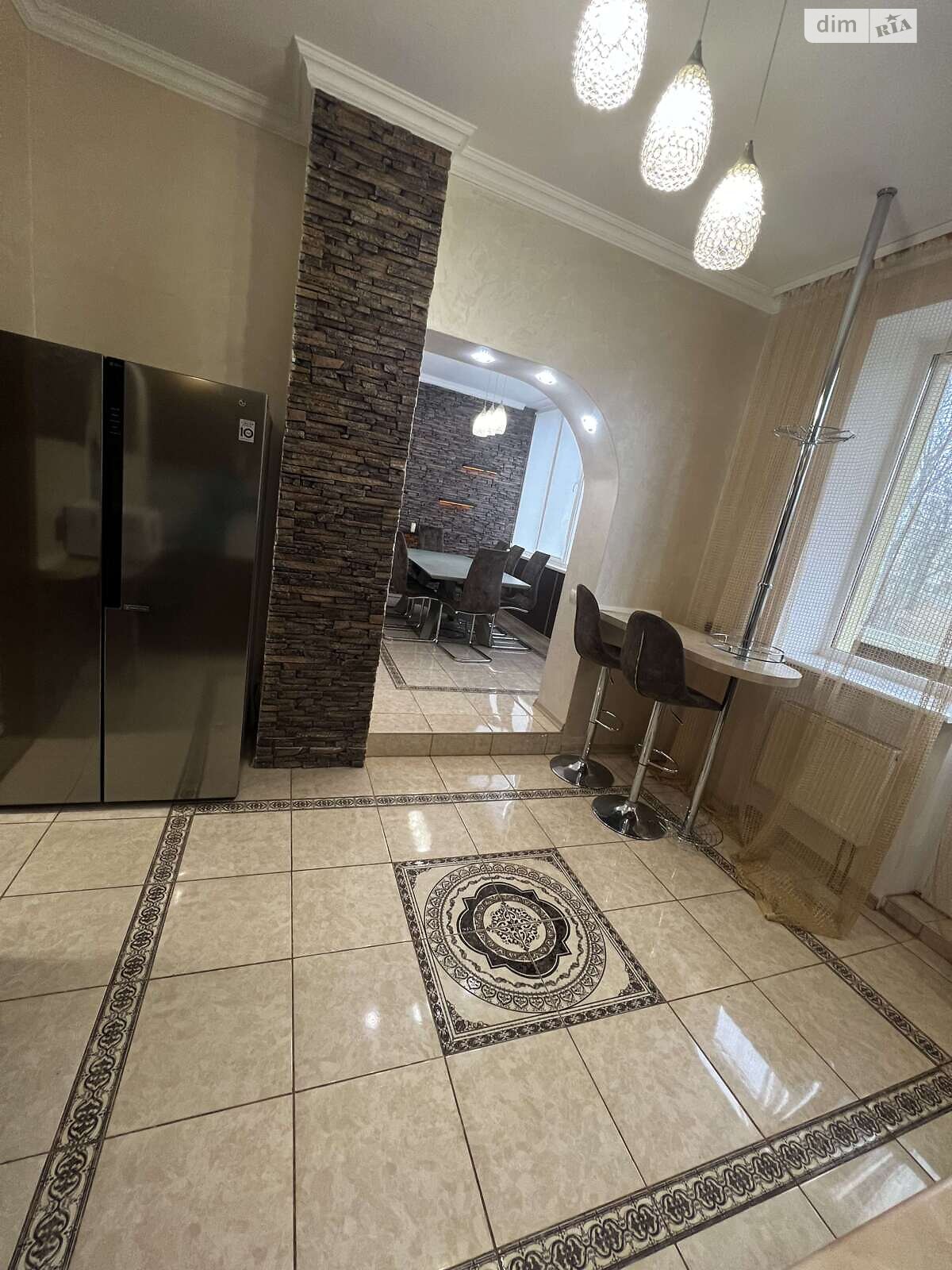 трехкомнатная квартира в Хмельницком, район Юго-Западный, на ул. Олега Ольжича 16 в аренду на долгий срок помесячно фото 1