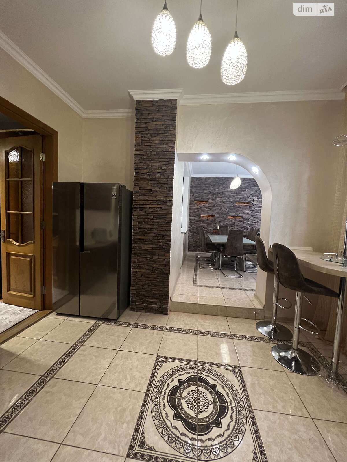 трехкомнатная квартира в Хмельницком, район Юго-Западный, на ул. Олега Ольжича 16 в аренду на долгий срок помесячно фото 1