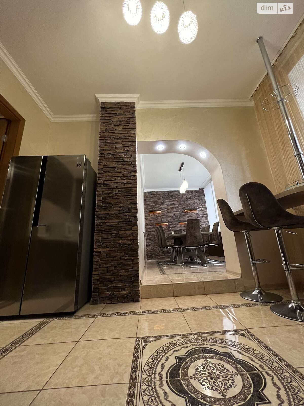 трехкомнатная квартира в Хмельницком, район Юго-Западный, на ул. Олега Ольжича 16 в аренду на долгий срок помесячно фото 1