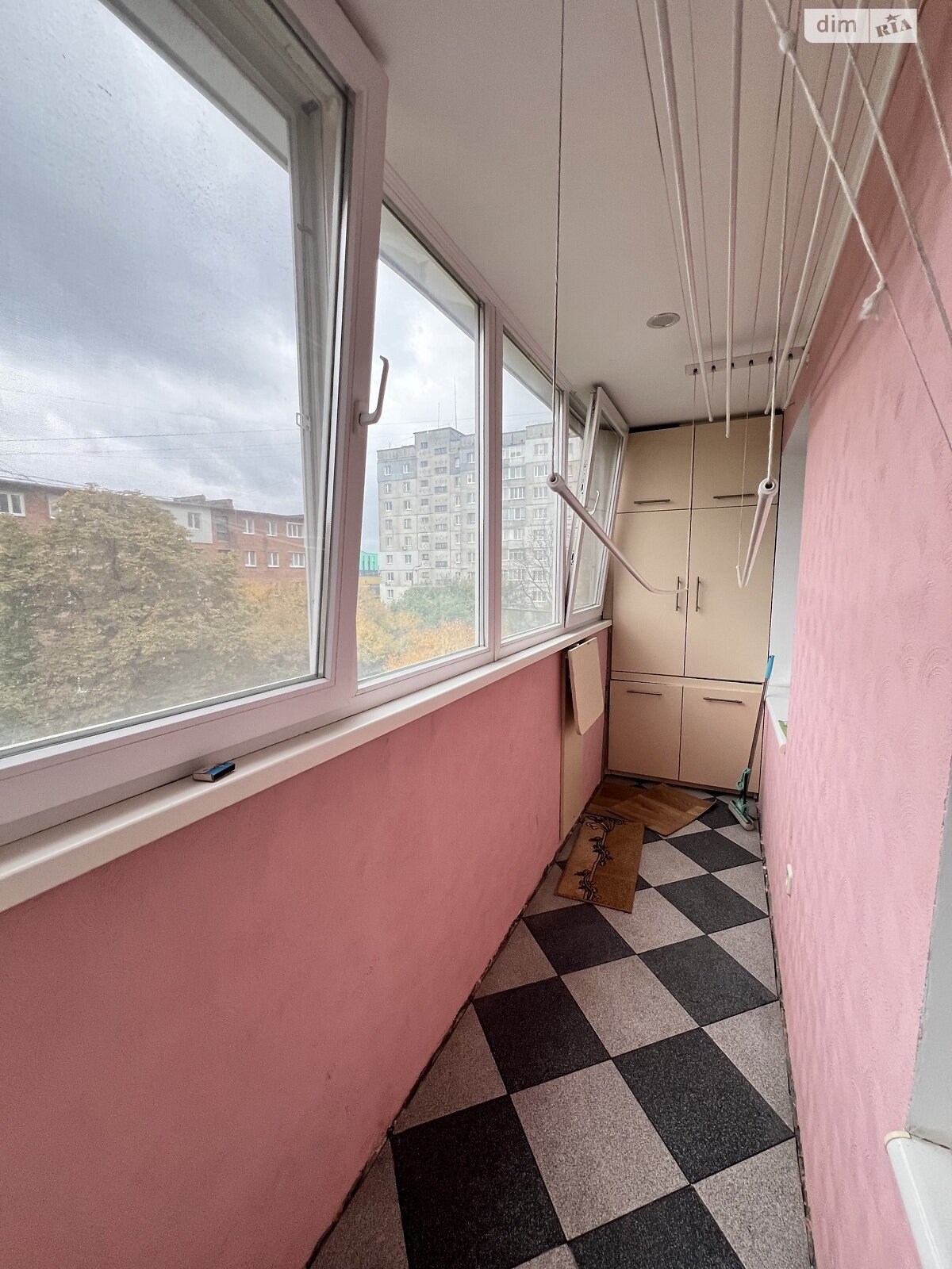 четырехкомнатная квартира в Хмельницком, район Загот Зерно, на ул. Трудовая 17 в аренду на долгий срок помесячно фото 1 четырехкомнатная квартира в Хмельницком, район Загот Зерно, на ул. Трудовая 17 в аренду на долгий срок помесячно фото 1