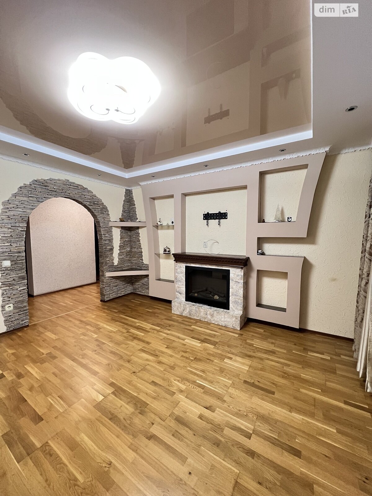 четырехкомнатная квартира в Хмельницком, район Загот Зерно, на ул. Трудовая 17 в аренду на долгий срок помесячно фото 1 четырехкомнатная квартира в Хмельницком, район Загот Зерно, на ул. Трудовая 17 в аренду на долгий срок помесячно фото 1