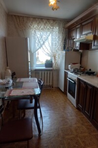 трикімнатна квартира в Хмельницькому, район Заріччя, на вул. Мазура Миколи 24 в довготривалу оренду помісячно фото 2