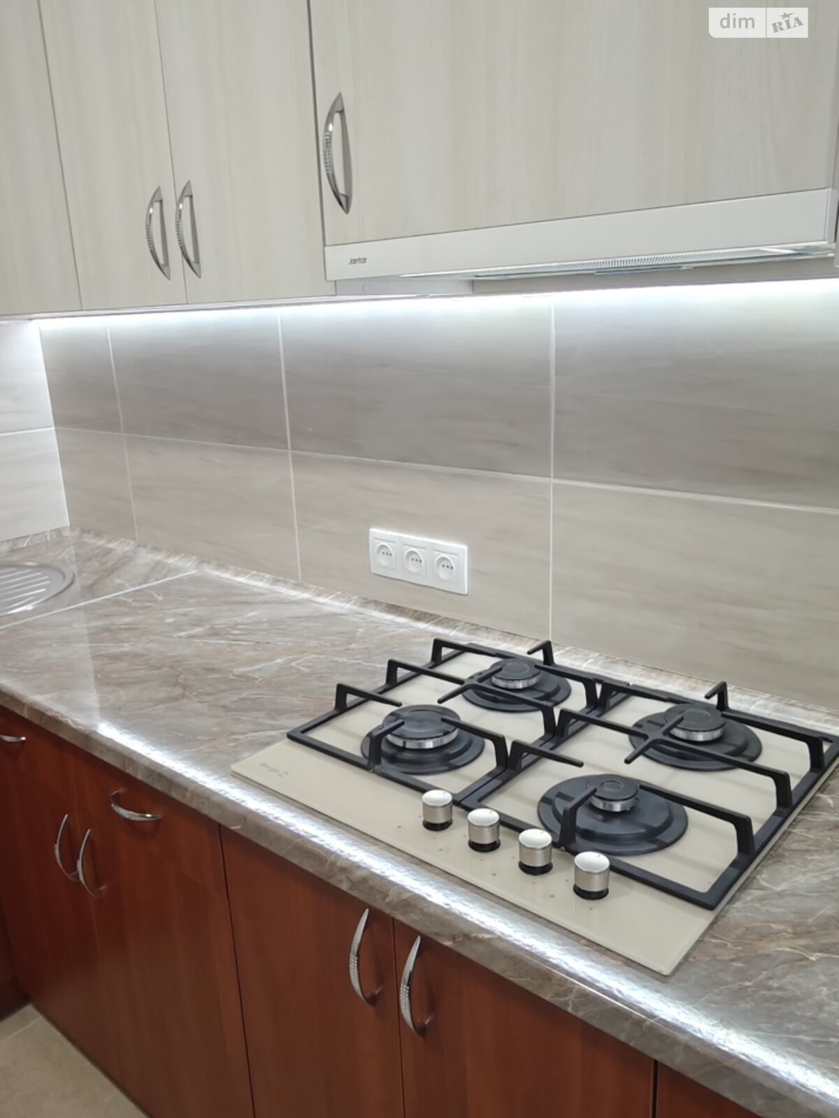 двокімнатна квартира в Хмельницькому, район Центр, на вул. Завадського в довготривалу оренду помісячно фото 1 двокімнатна квартира в Хмельницькому, район Центр, на вул. Завадського в довготривалу оренду помісячно фото 1