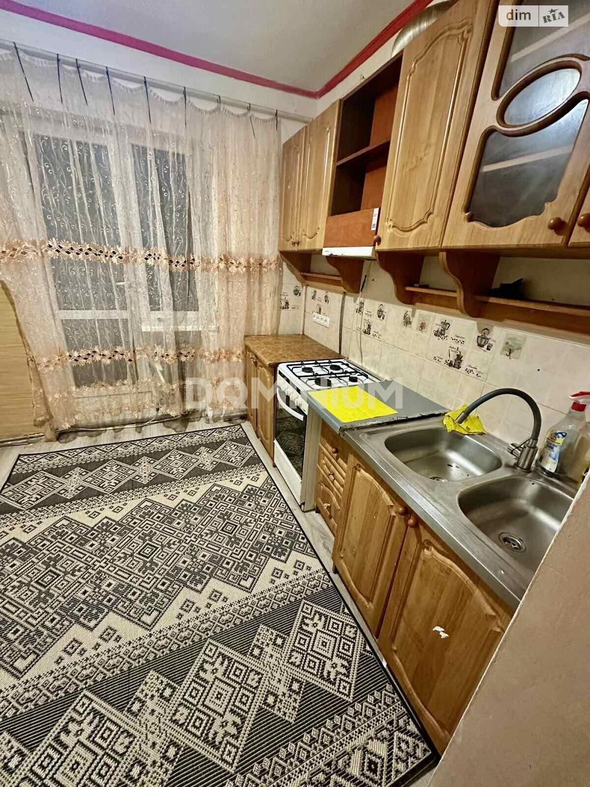 трехкомнатная квартира в Хусте, на ул. Жаворонковая 46 в аренду на долгий срок помесячно фото 1 трехкомнатная квартира в Хусте, на ул. Жаворонковая 46 в аренду на долгий срок помесячно фото 1